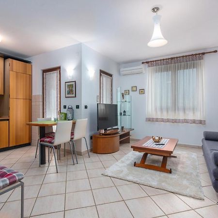 Apartment Roberto Punta Porec Esterno foto