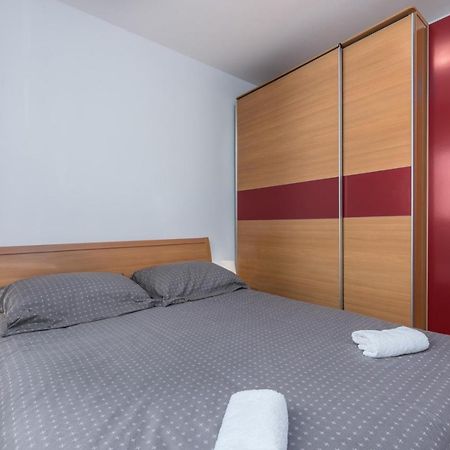 Apartment Roberto Punta Porec Esterno foto